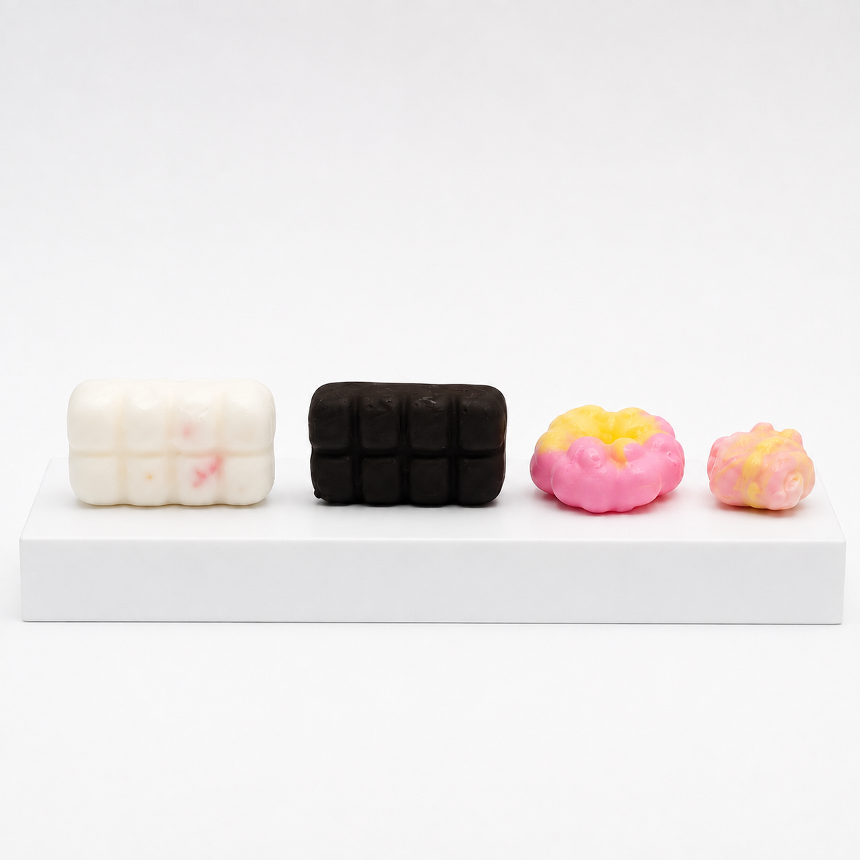 Crisp Choco Wax-Cracking Crunchy Squish Toy – detail view 3