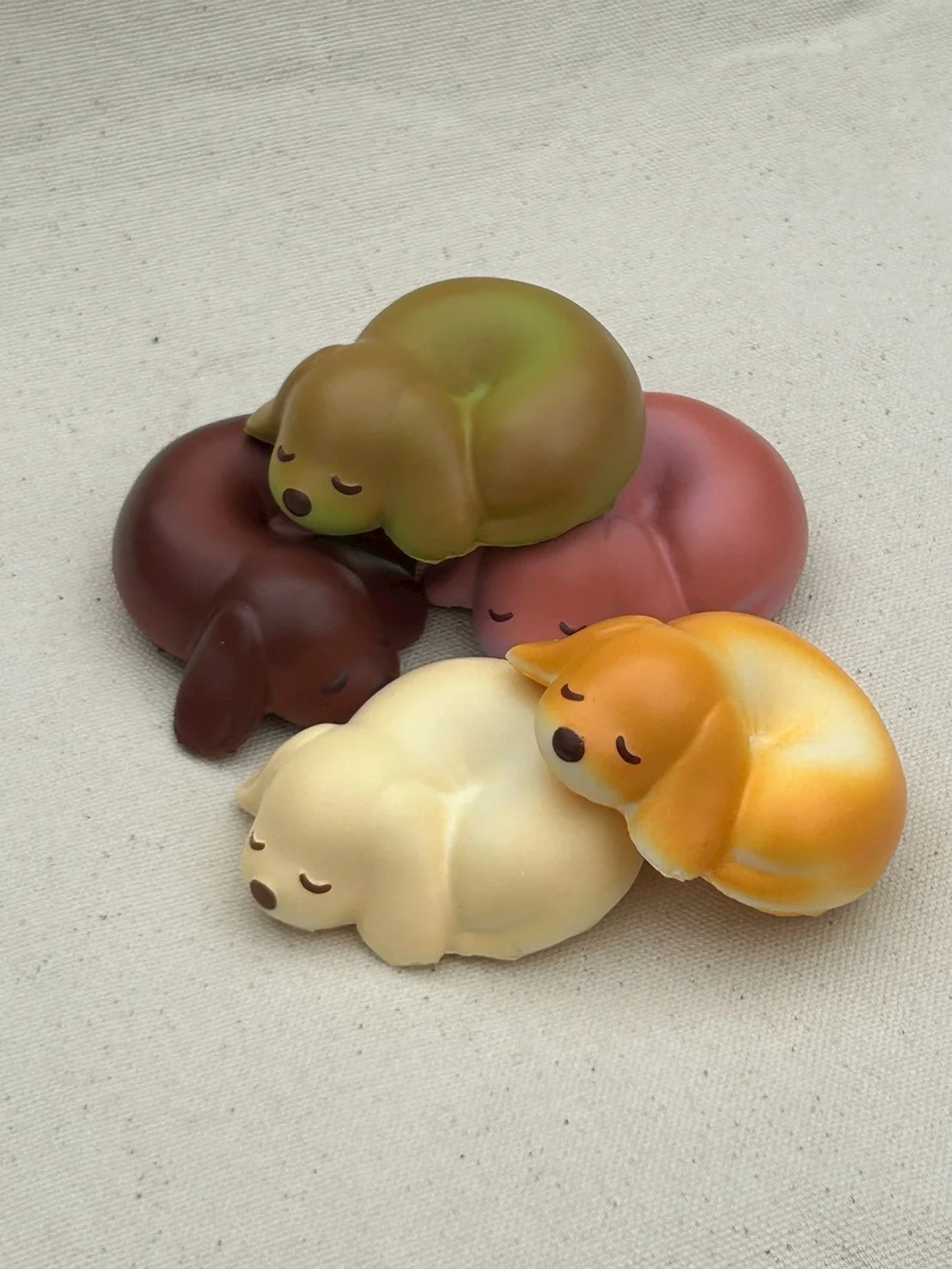 i-Bloom Kawaii Bagel Dog Scented Squishy Capsule Toy