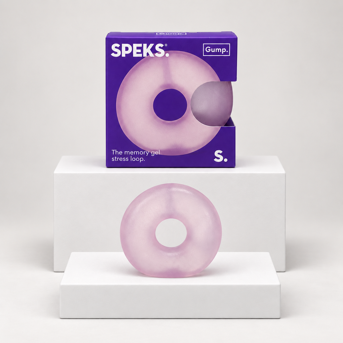 Speks Gump Loop in pale pink with its purple box